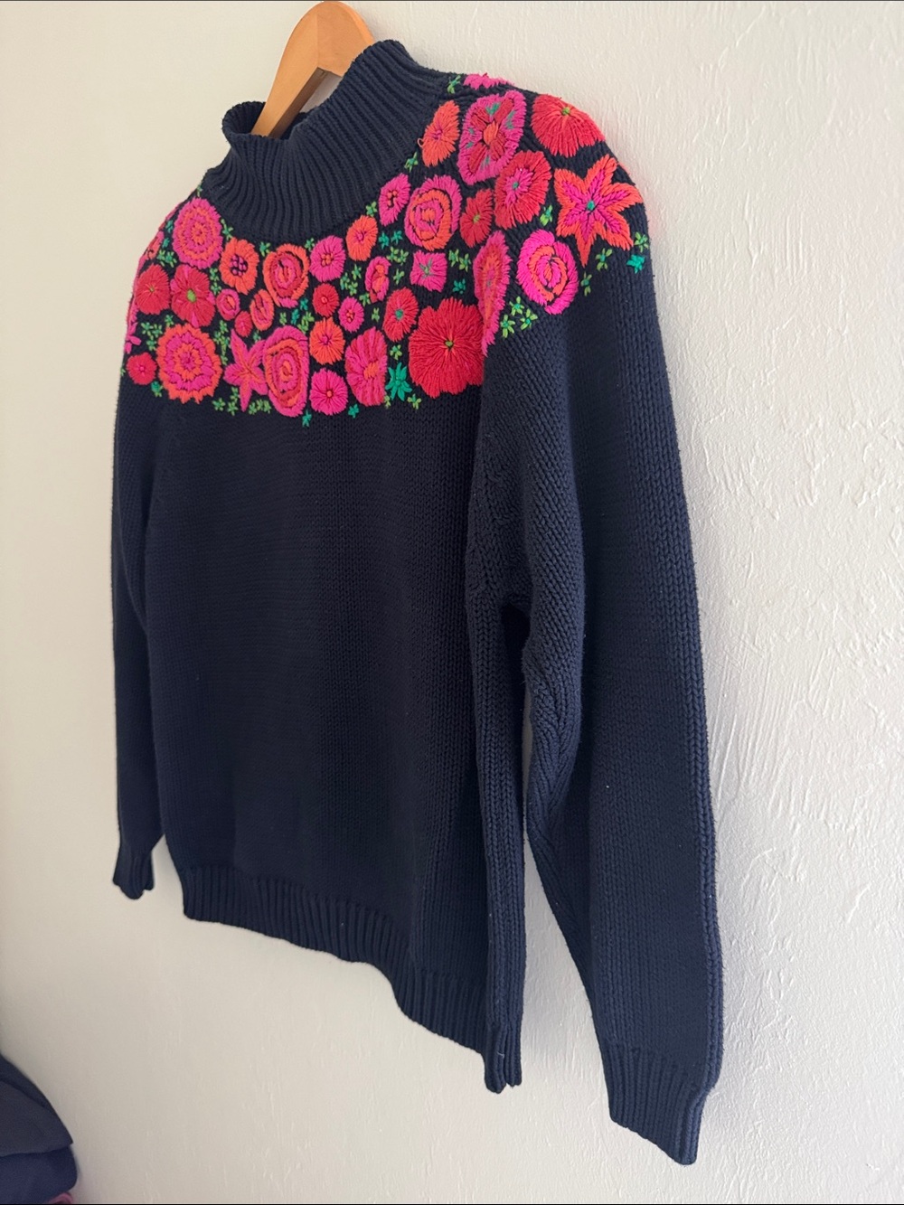 Vintage Ann Taylor Sweater Womens Small Floral Embroidered Mock Neck Black Knit - Picture 4 of 11